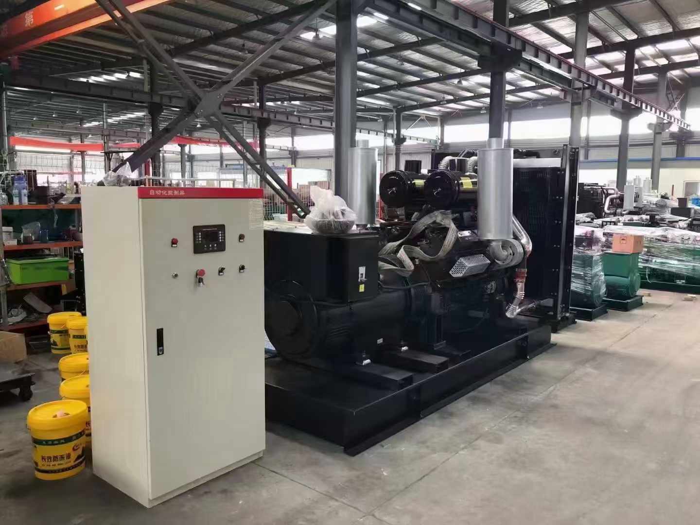 乌什柴油发电机运行时的噪音和振动水平如何？